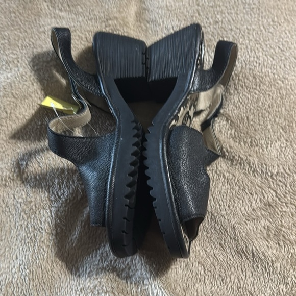 Fly London NWOB Black Open Toe Heel Sandals - Picture 3 of 11